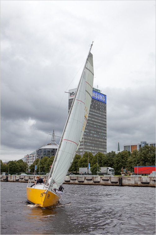 20120811-06